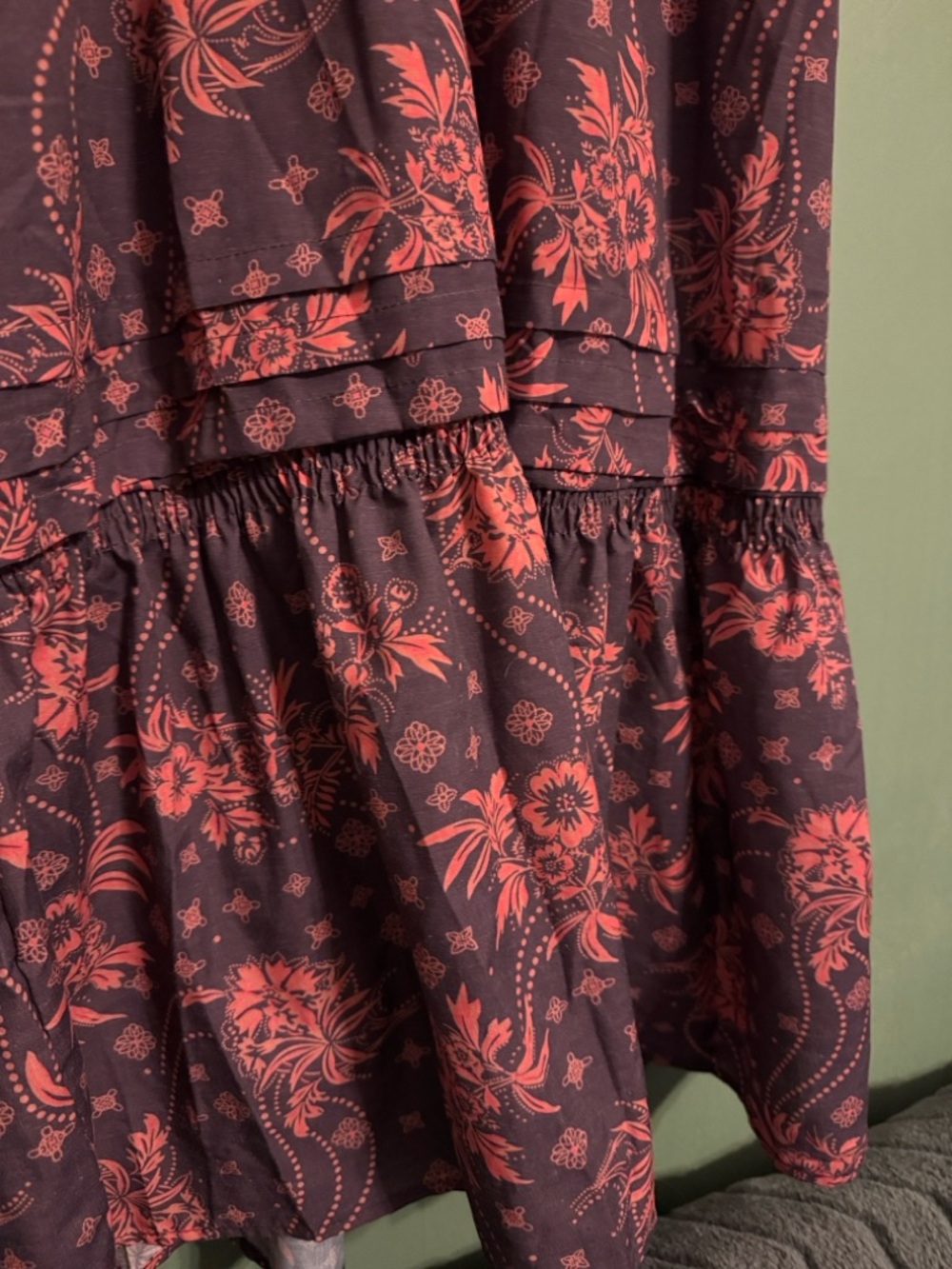 Gathered Ruched Bodice Maxi Dress with Puff Sleeves and Fitted Waist Large - Picture 4 of 5